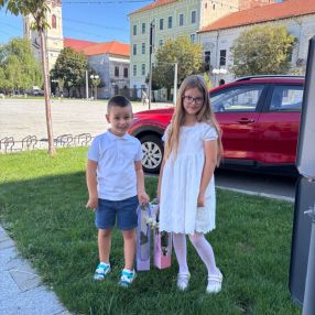 Oxana, Family in Arad