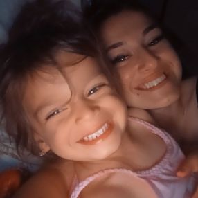 Alexandra Carmen, Familie în Timișoara