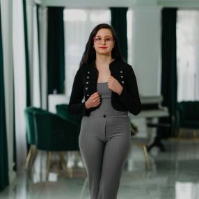 Paula, Babysitter în Târgu Mureș