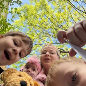 Victoria, Family in Sângeorgiu de Mureș