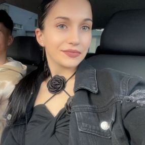 Alexandra, Babysitter în Pitești