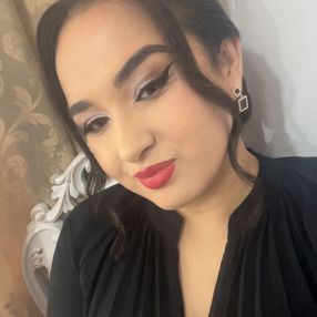 Cosmina, Babysitter în Pașcani