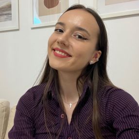 Maria Theodora, Babysitter în București
