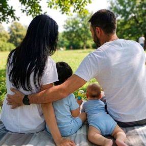 Marius - Andrei, Family in Popești-Leordeni
