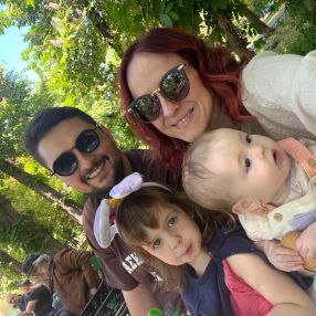 Isabela, Familie în Otopeni