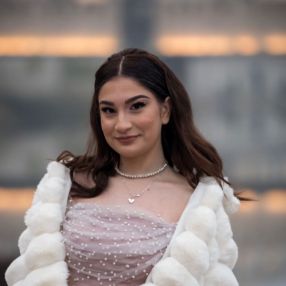 Alexandra, Babysitter în Salonta
