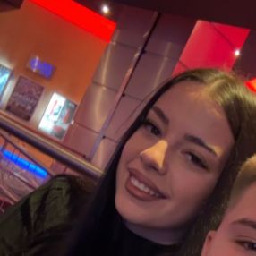 Izabela, Babysitter în București