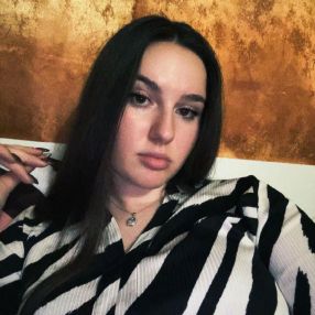 Lucia, Babysitter în Iași