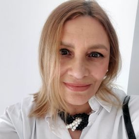 Anca, Babysitter în Moșnița Nouă