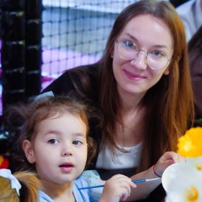 Eliza, Family in Rădăuți