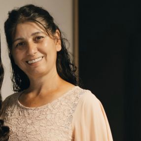 Claudia, Babysitter în Gilău