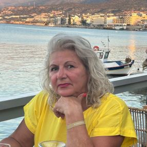 Felicia, Babysitter în Sânpetru