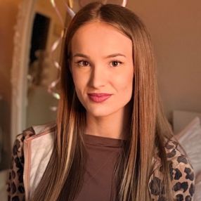 Barbara, Babysitter in Satu Mare