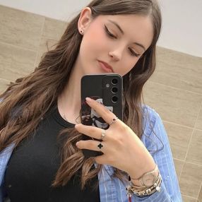 Alessia, Babysitter în Mioveni