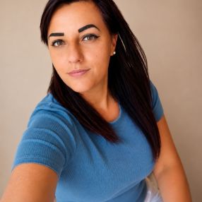 Hegyi, Babysitter în Târnăveni