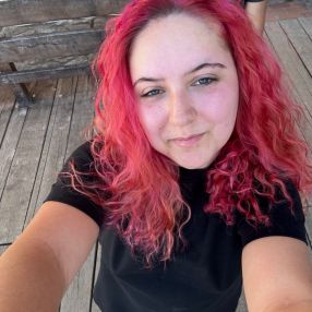 Lorena timeea, Babysitter în Hunedoara