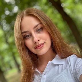 Simona, Babysitter în Iași