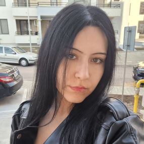 Sibel, Babysitter în Botoșani