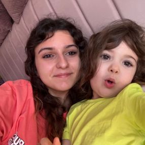 Cristina, Babysitter în Bragadiru