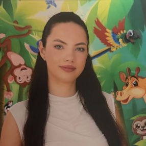 Magdalena Teodora, Babysitter in Galați