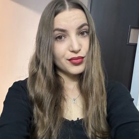 Ema, Babysitter in Iași