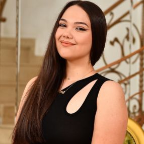 Patrisia, Babysitter în Târgu Jiu