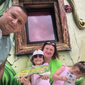Alexandra, Familie în Brașov