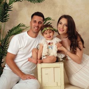 Sabina, Familie în Popești-Leordeni
