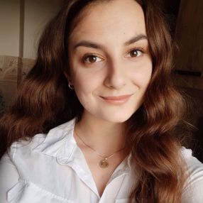 Alexandra, Babysitter în Aiud