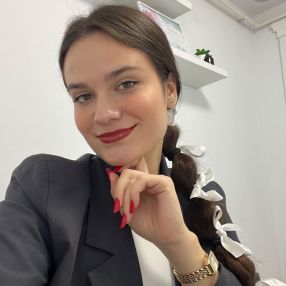 Damaris, Babysitter in București