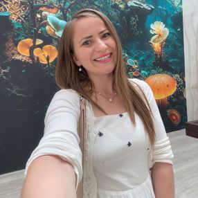 Olivia, Babysitter in Bragadiru