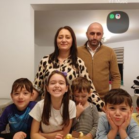 Miron, Familie în Dumbrăveni