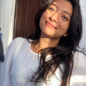 Simona, Babysitter în Câmpina
