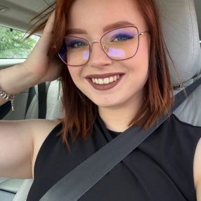 Alexandra, Babysitter în Salonta