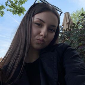 Denisa, Babysitter în Apahida