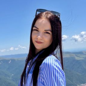 Ghitau, Babysitter în Popești-Leordeni