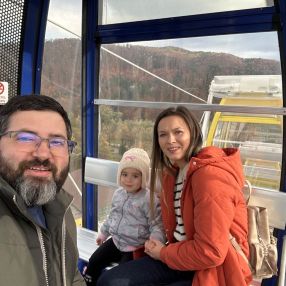 Bogdan-Andrei, Familie în Valea Adâncă