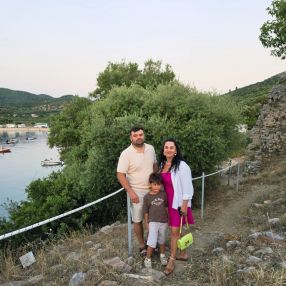Clada, Familie în Otopeni