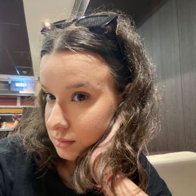 Tania, Babysitter în Dobroești