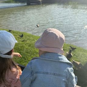 Andreea Elena, Familie în Bacău