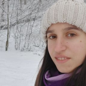 Demeter, Babysitter în Reghin