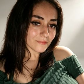 Manuela, Babysitter in Galați