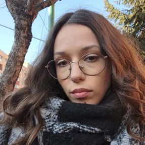 Elena, Babysitter în Brașov
