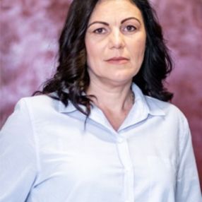 Neli, Babysitter in Arad