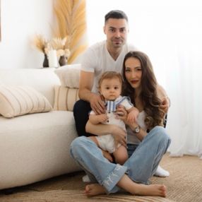 Alexandra, Family in București