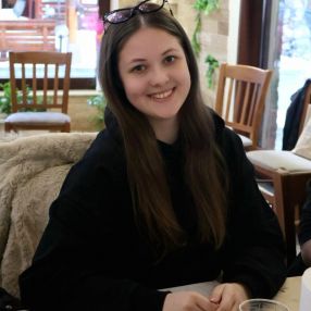 Monica, Babysitter în Alba Iulia